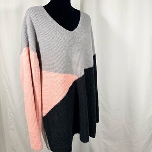 EVRI V-Neck Colorblock Sweater in Light Pink, Gray & Black